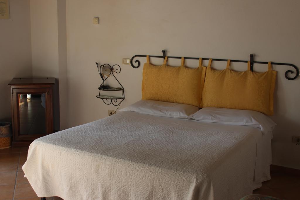 Agriturismo Il Poggiolo Montemerano Habitación foto